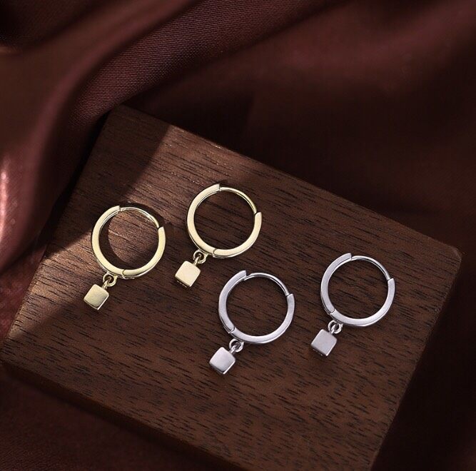littlegirl gifts- Geometric square hoop earrings ห่วงขนาด10mm*3mm