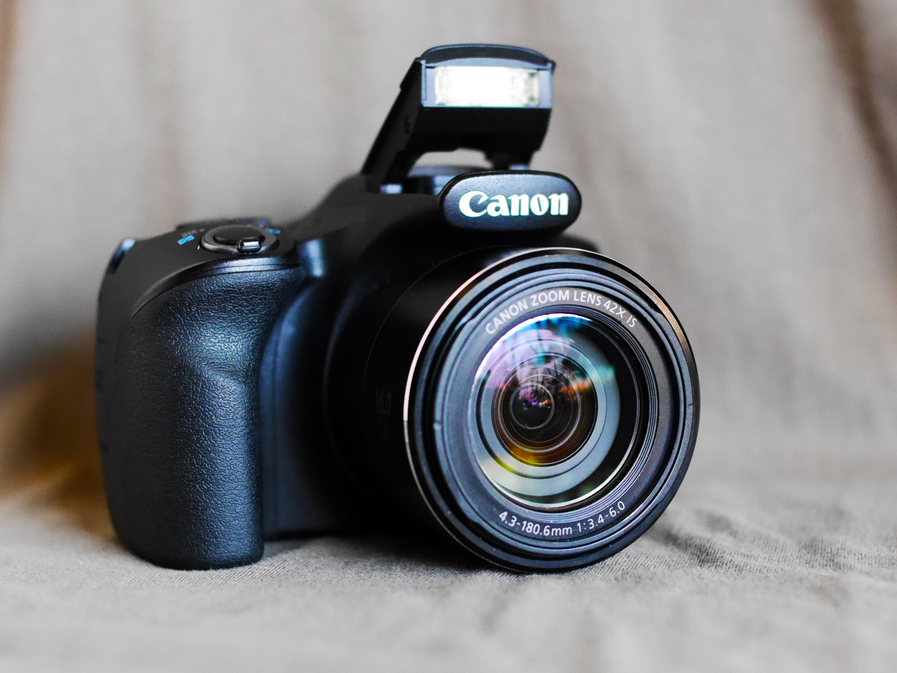 Canon SX520 HS Camera (42X Optical Zoom 241008mm) Optical Image