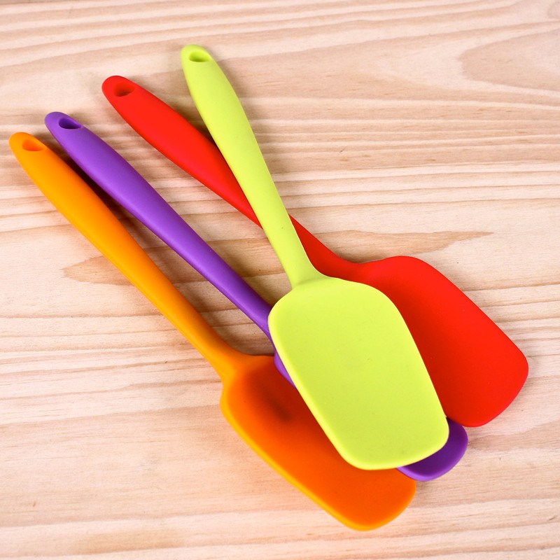 Hot Universal Heat Resistant Integrate Handle Silicone Spoon Scraper