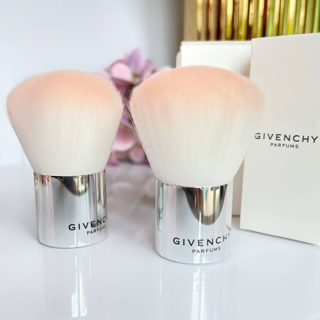 Givenchy kabuki discount brush