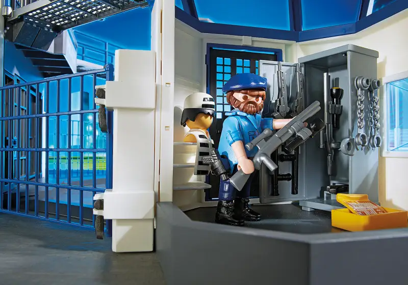 ภาพสินค้าPlaymobil 6919 City Action Police Headquarters with Prison Figure เพลย์โมบิล ซิตี้แอคชั่น สำนักงานตำรวจ และเรือนจำ จากร้าน Playmobil บน Lazada ภาพที่ 5