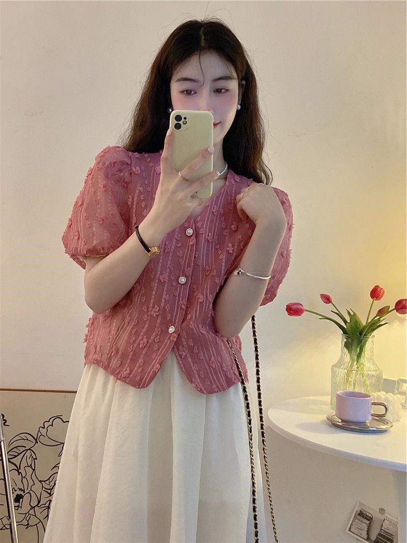 พร้อมส่งจากไทยNO.206 รุ่นใหม่ เสื้อเชิ้ตแขนสั้น คอวี ลา