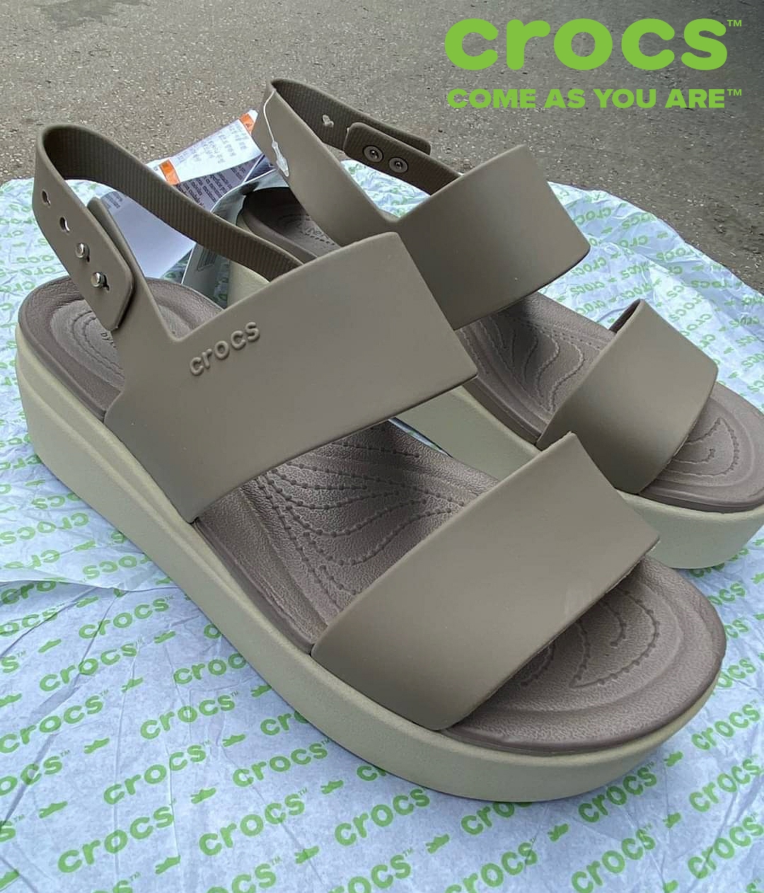 รองเท้าส้นสูงต่ำ CROCS Brooklyn Low Wedge นิ่มเบาสบาย สูง1.7นิ้ว/45mm