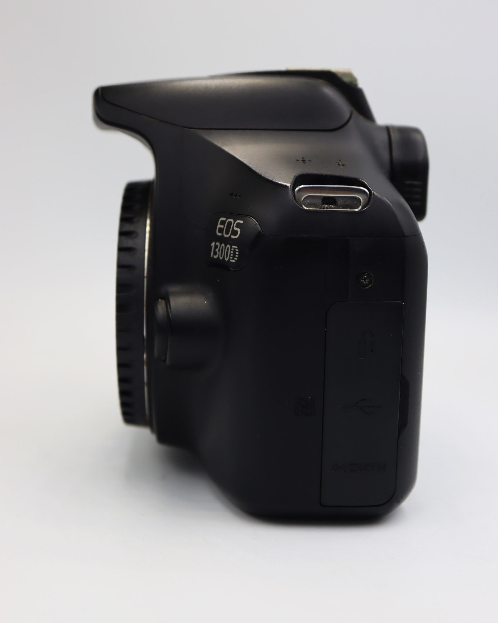 Canon EOS 1300D (Kiss X80 Rebel T6) DSLR WiFi NFC Body only ตัวกล้อง