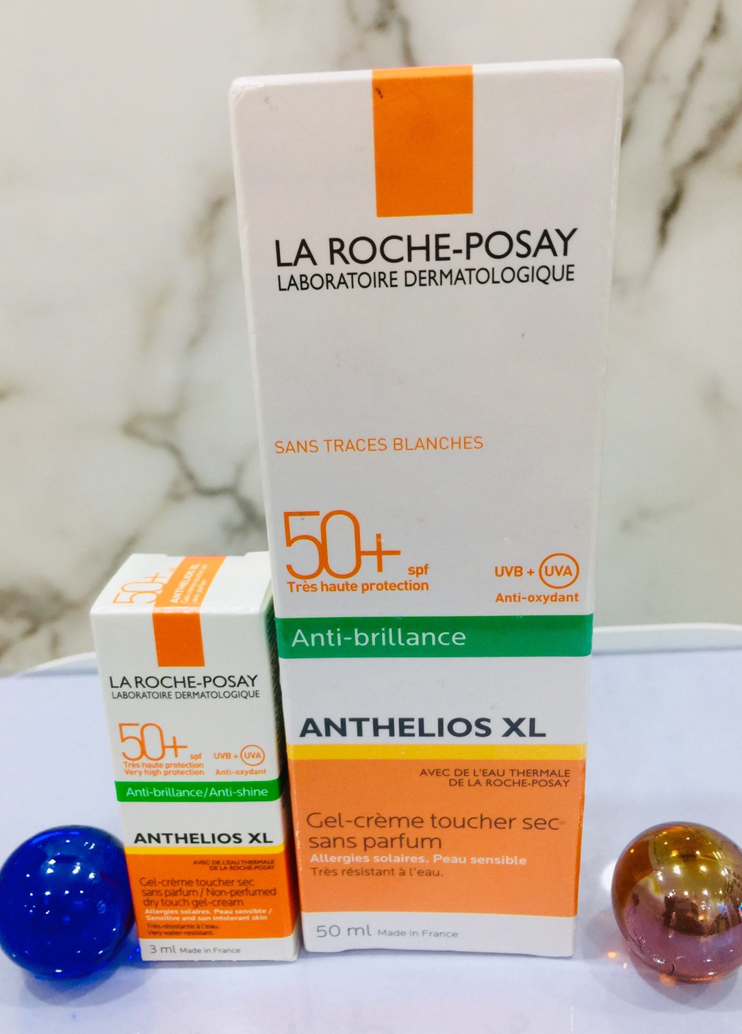 La Roche-Posay ANTHELIOS XL Dry Touch Gel-Cream SPF 50+ PA4+ 50 ml พิเศษแถมขนาดพกพา 1 ชิ้น ครีมกันแดดคุมมันเนื้อเจลครีม สำหรับผิวมันผิวที่เป็นสิวง่าย DeMed Clinic