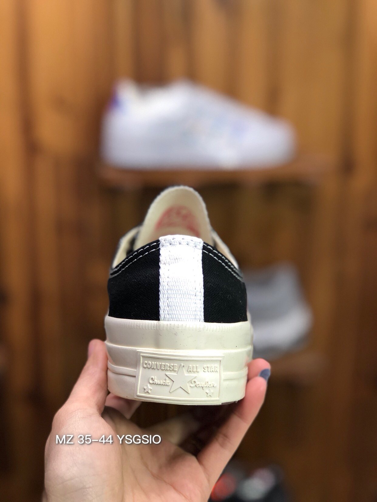 วรรคเดียวกันในร้าน Converse All Star X CDG PLAY LowTop Unisex แฟชั่น