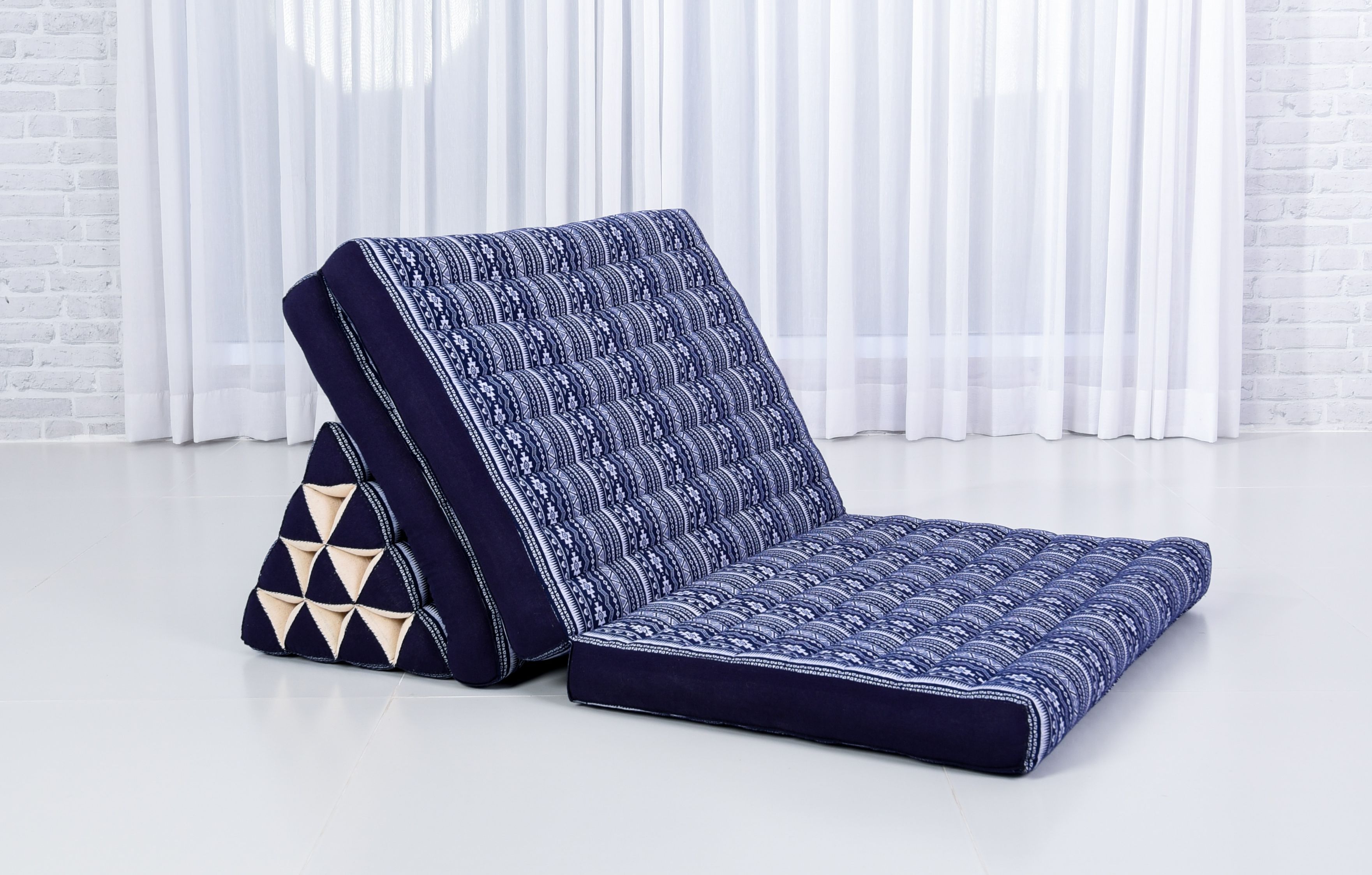 Leewadee 3-Fold Mat XXL with Triangle Cushion – Firm TV Pillow