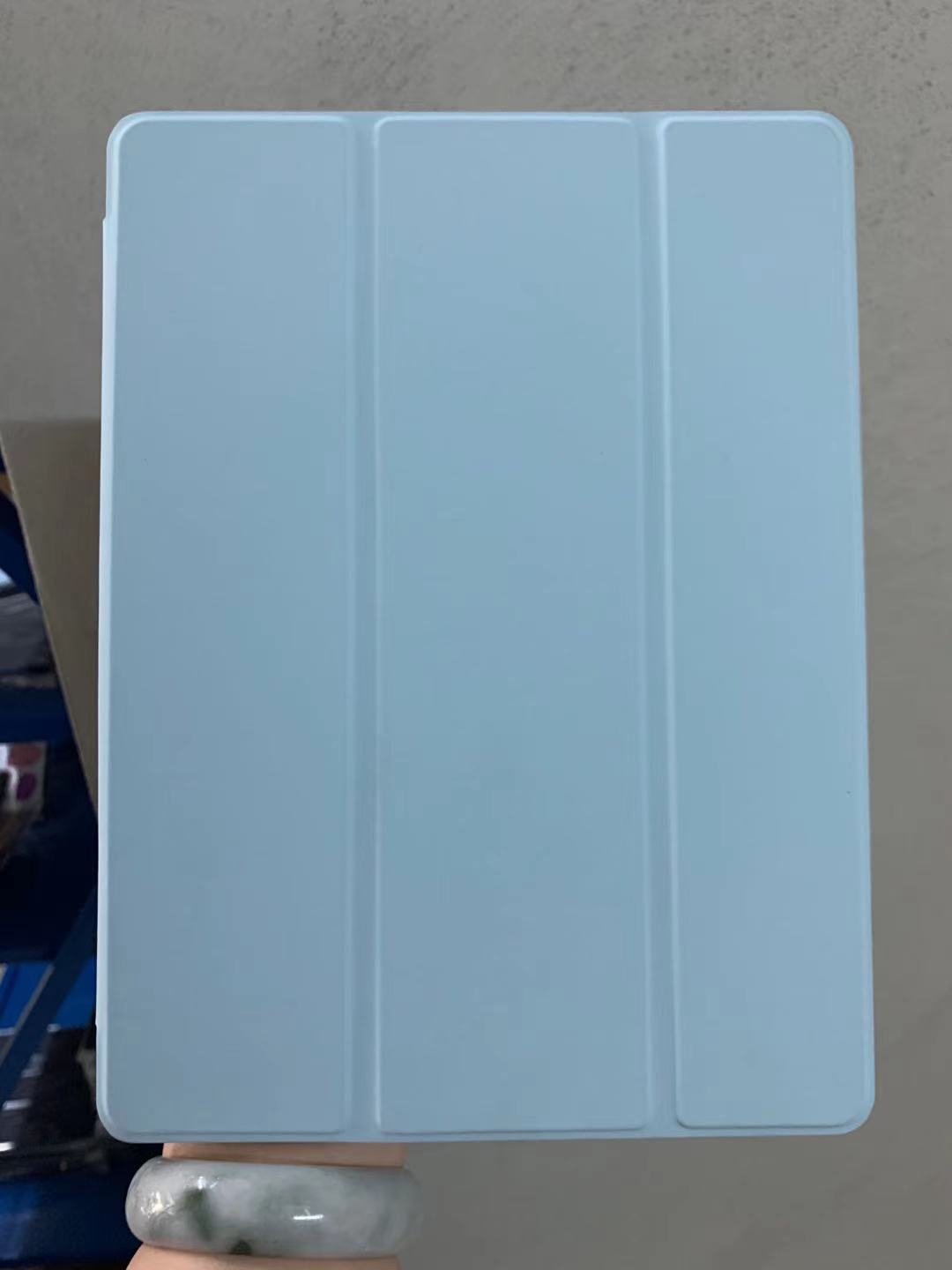 【พร้อมส่ง】ipad 9.7 gen7/8/9 10.2 10.5 2019 ใส่ปากกาได้ มี 3 สีจร้า เคสipad Air3 2018 2017 ipad case ซองหนัง ipad Air2 gen6. 皮纹 สี สีฟ้า สี สีฟ้ารูปแบบรุ่นที่ีรองรับ Air1 Air2  9.7
