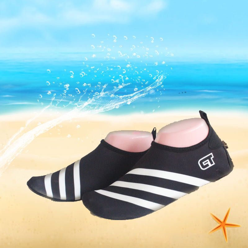 รองเท้าชายหาดชายหญิง 46-47 รองเท้าใส่เล่นน้ำ รองเท้าเดินชายหาด ลดล้างสต็อก (พร้อมส่ง)