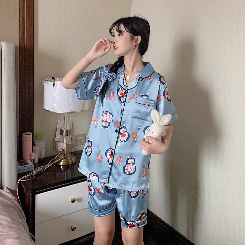 ชุดนอนแขนขาสั้นลายโดเรม่อน ผ้าซาตินเกรดพรีเมี่ยม ชุดนอนลายการ์ตูน (ชำระ ...
