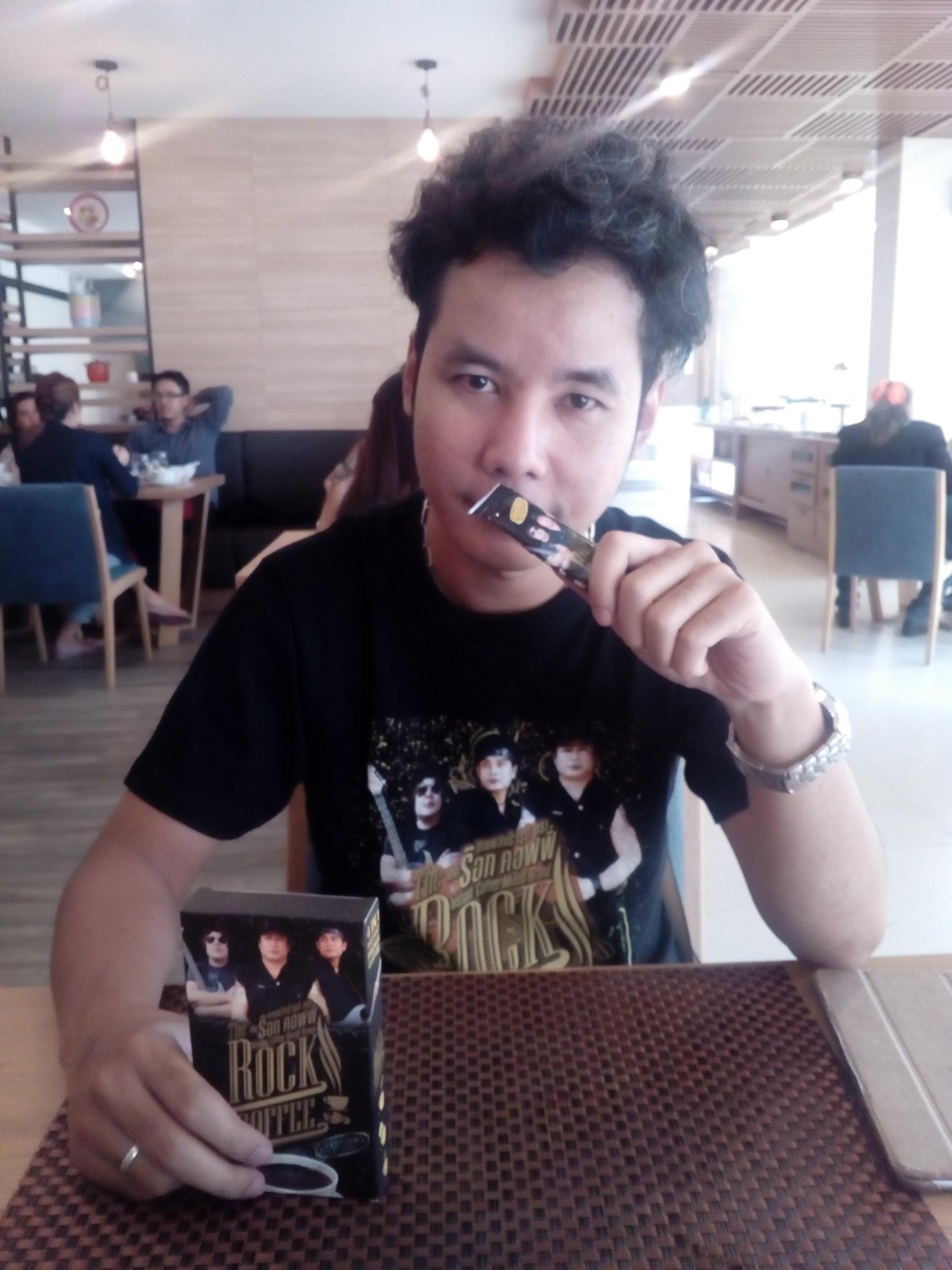 หอมโด่ ทุกซอง เดอะร็อคคอฟฟี่ กาแฟ บำรุงกำลังผู้ชาย ระดับพรีเมียม 1กล่อง 5ซอง100กรัม TheRock Coffee Fragrant all sachets The Rock Nourishing men Premium Coffee 1 box 5 sachets 100 grams