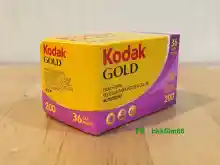 ภาพขนาดย่อของภาพหน้าปกสินค้าฟิล์มสี Kodak GOLD 200 35mm 135-36 Color Film ฟิล์มถ่ายรูป ฟิล์มใหม่ ฟิล์ม 35มม. จากร้าน bkkfilm88 บน Lazada