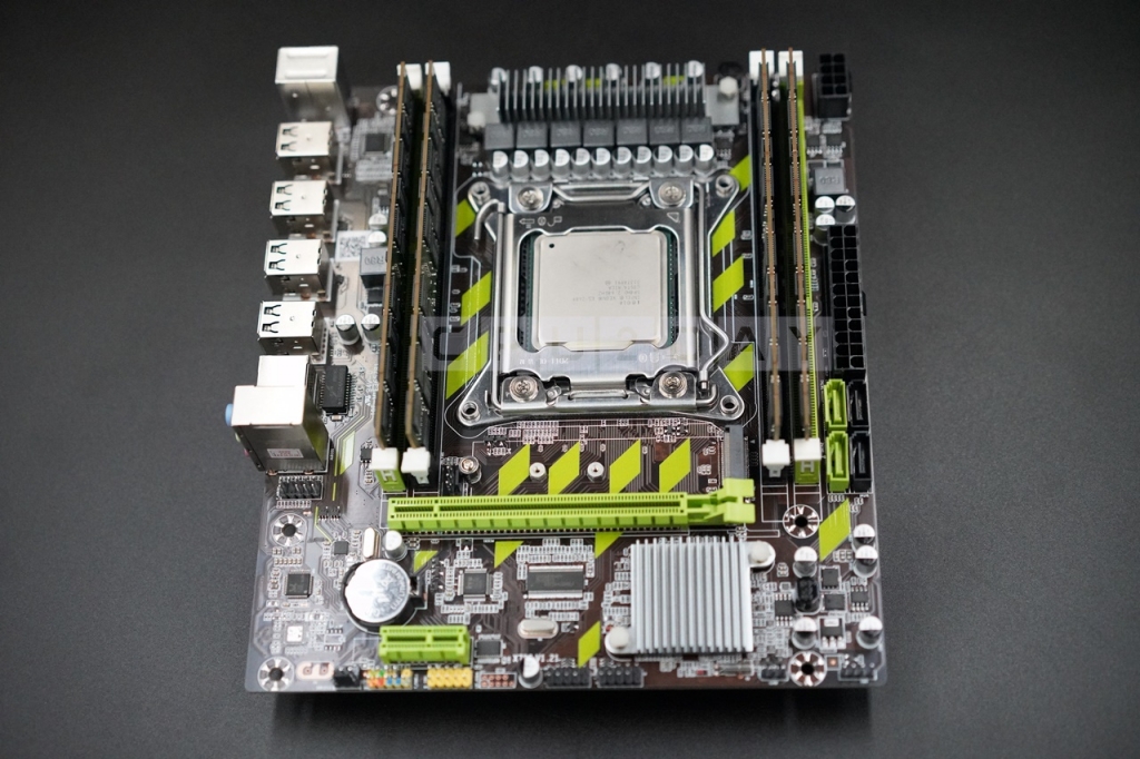 เมนบอร์ดพร้อม Cpu Xeon E5-2689+RAM 32G Set Mainboard X79 Cpu INTEL 2011 DDR3 สินค้าใหม่ ถูกกว่าซื้อแยก BY CPU2DAY