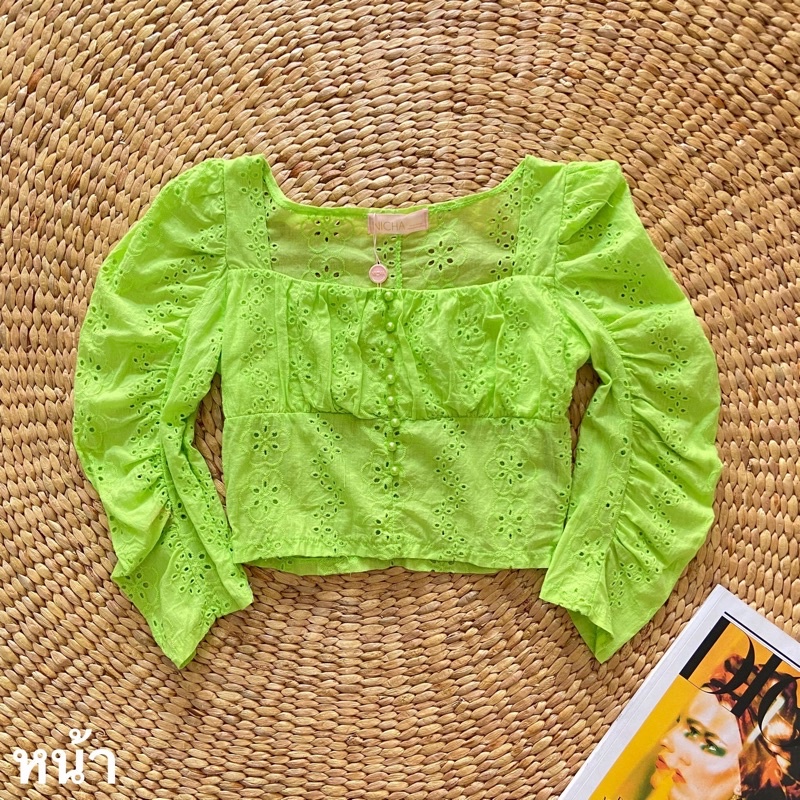 เสื้อครอปผ้า ZARA cottonเนื้อนุ่ม ลายฉลุดอกไม้ ดีไซน์น่ารักแขนยก ตกแต่ง