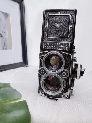 Rolleiflex 2.8F Type 1 with Lens