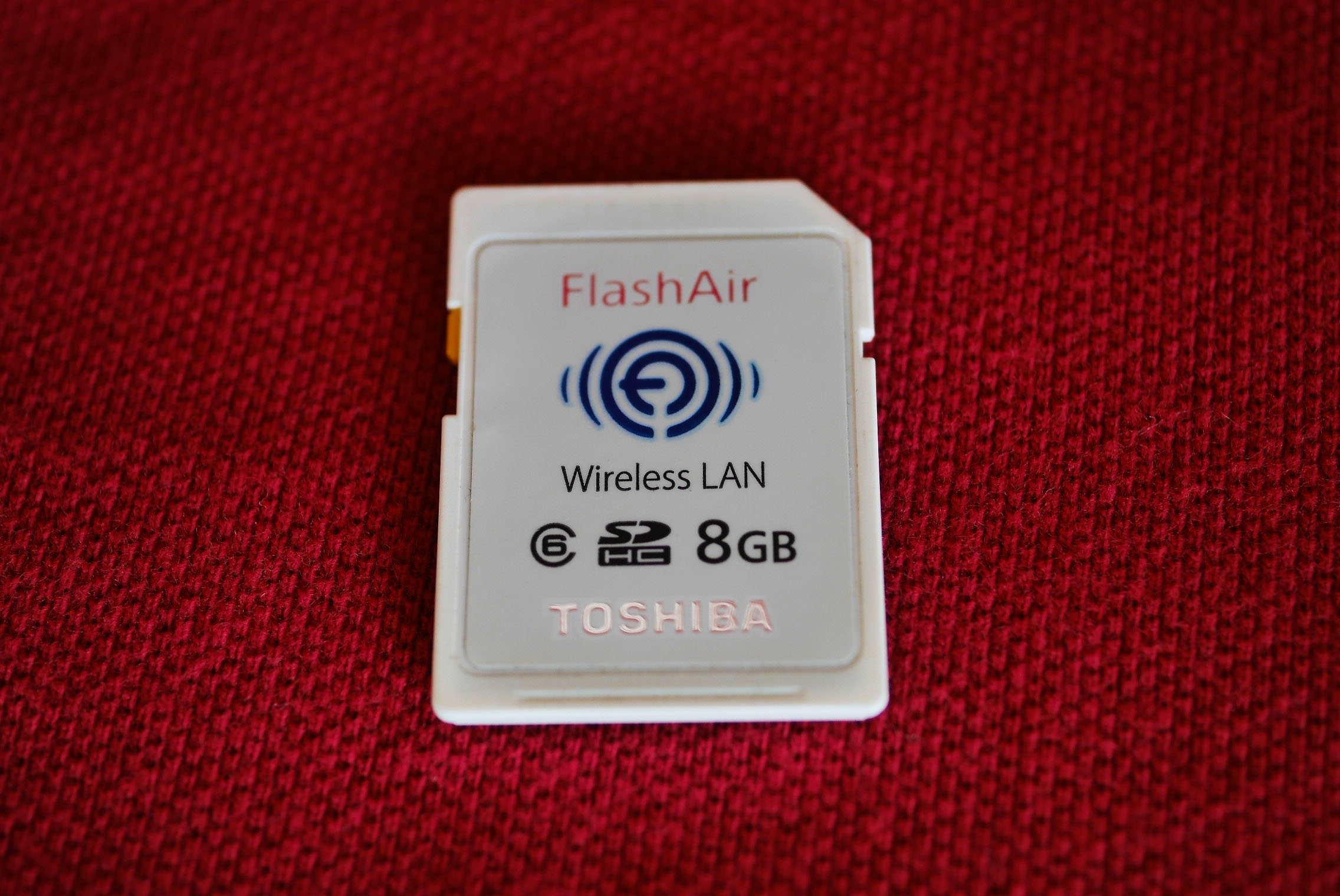 Toshiba SD WIFI 8GB FlashAir ส่งรูปถ่ายและวิดีโอ โดยโอนผ่านการ 