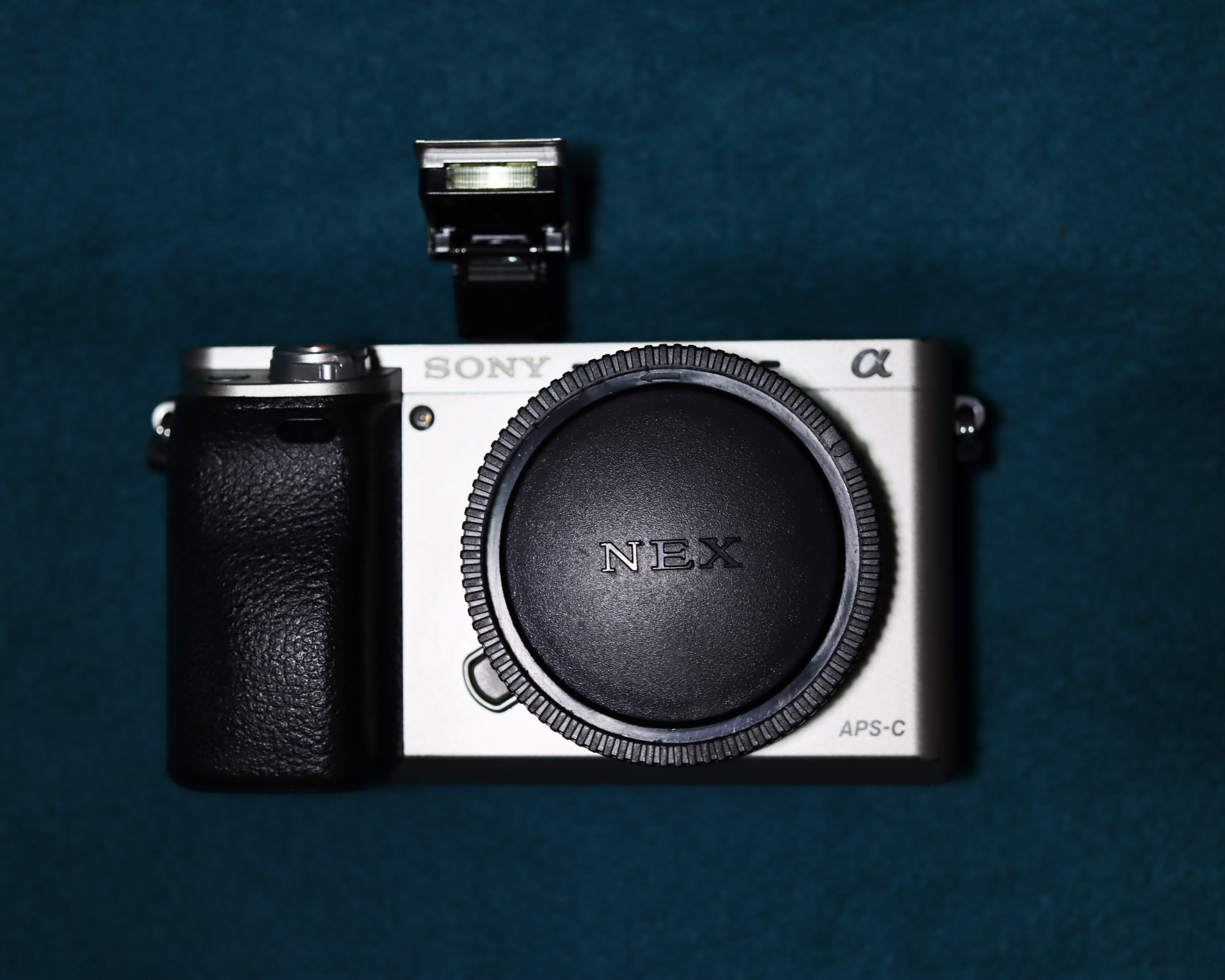 Sony A6000 24.3MP Hybrid WiFi NFC Body ตัวกล้อง Silver กล้อง Emount