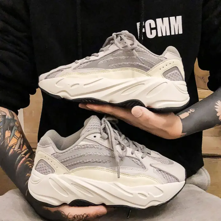yeezy 700 girl