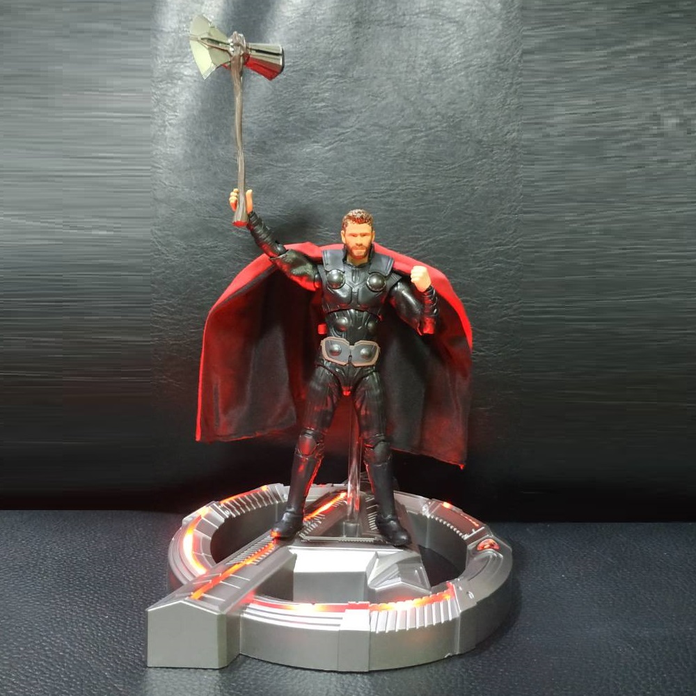 KBN Happy ฐานไฟตั้งโมเดล รูปทรงโลโก้อเวนเจอร์ Light Base Logo Avengers มาพร้อมอุปกรณ์ครบเซ็ต