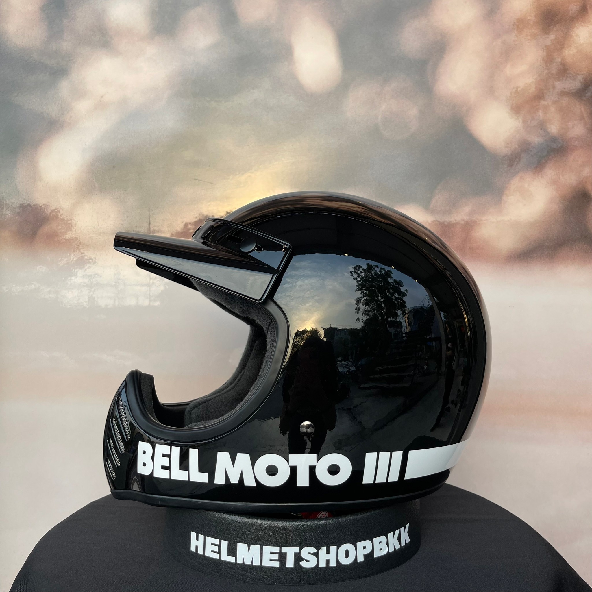 หมวกกันน๊อคเต็มใบคลาสสิค BELL MOTO 3 CLASSIC GLOSS BLACK | Lazada