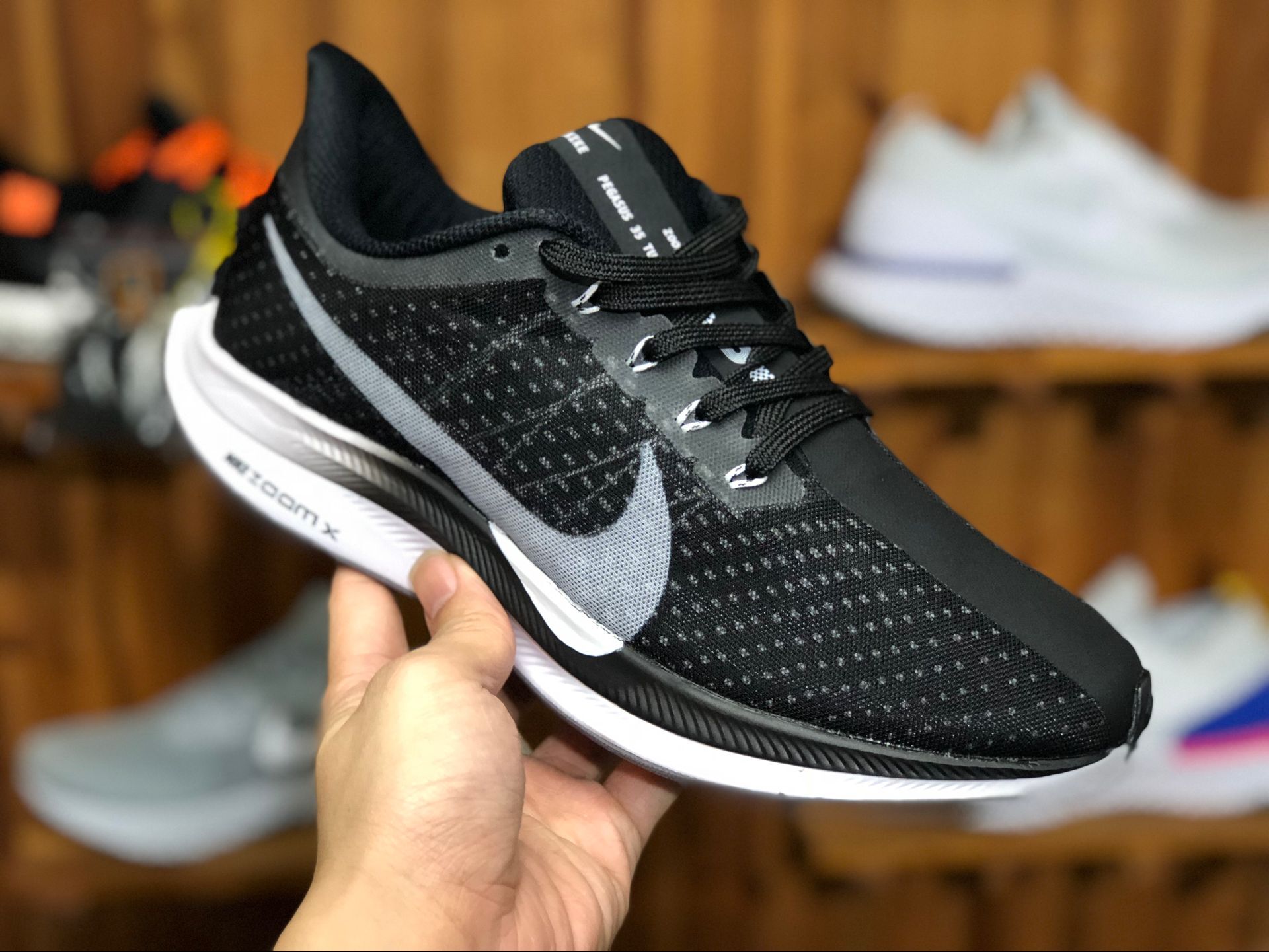 ต้นฉบับของแท้】วรรคเดียวกันในห้าง Nike Zoom Pegasus 35 Turbo พิเศษเวลาจำกัด  แฟชั่น Unisex รองเท้ากีฬา AJ4114-001 ร้านค้าอย่างเป็นทางการ | Lazada.co.th