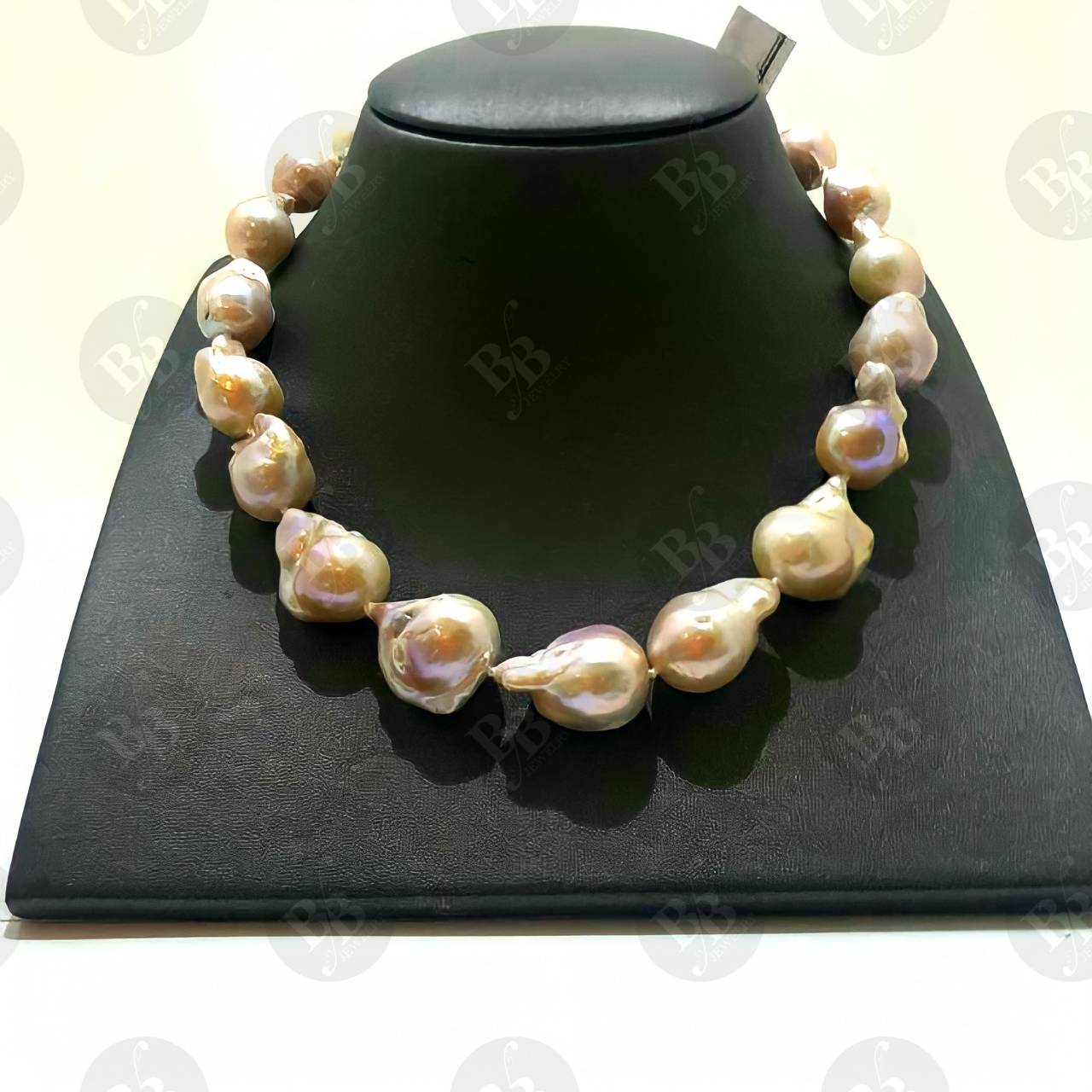 สร้อยไข่มุกบาร็อคแท้100% #สีขาวงาช้างประกายทอง #คัดน้ำอย่างดี (บาโร๊ค) Baroque South Sea Pearl necklace พร้อมกล่อง!!!