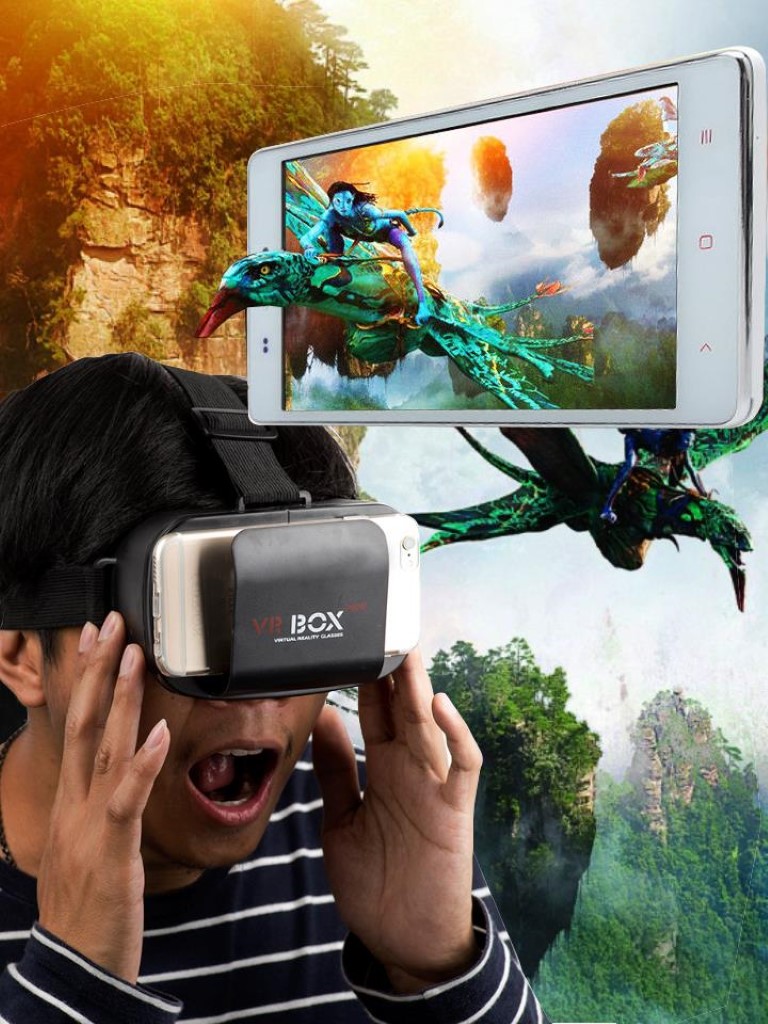 VR BOX แว่น 3D สำหรับสมาร์ทโฟน ใช้งานง่าย สะดวกสบาย ไม่ว่าจะนั่งยืน นอน ก็สามารถดูหนัง หรือเล่นเกมส์ 3 มิติได้ทุกที่ทุกเวลา ขนาด : 15 x 9 x 8 ซม.