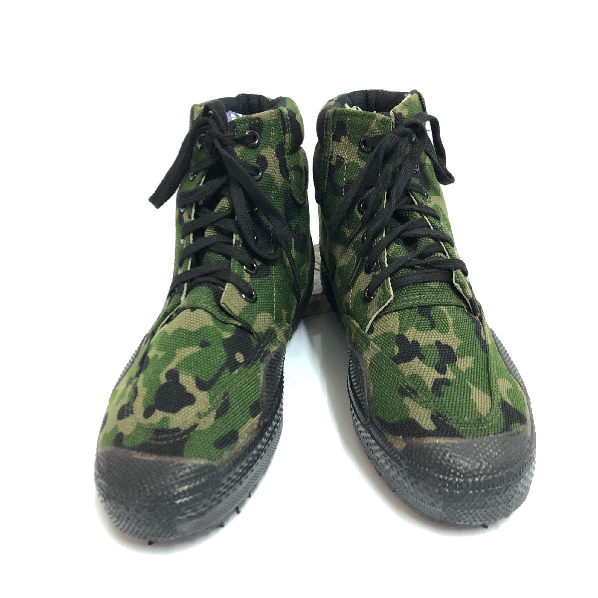 รองเท้าเดินป่า ลายทหาร รองเท้าผ้าใบลายพราง รองเท้าเดินป่า. 