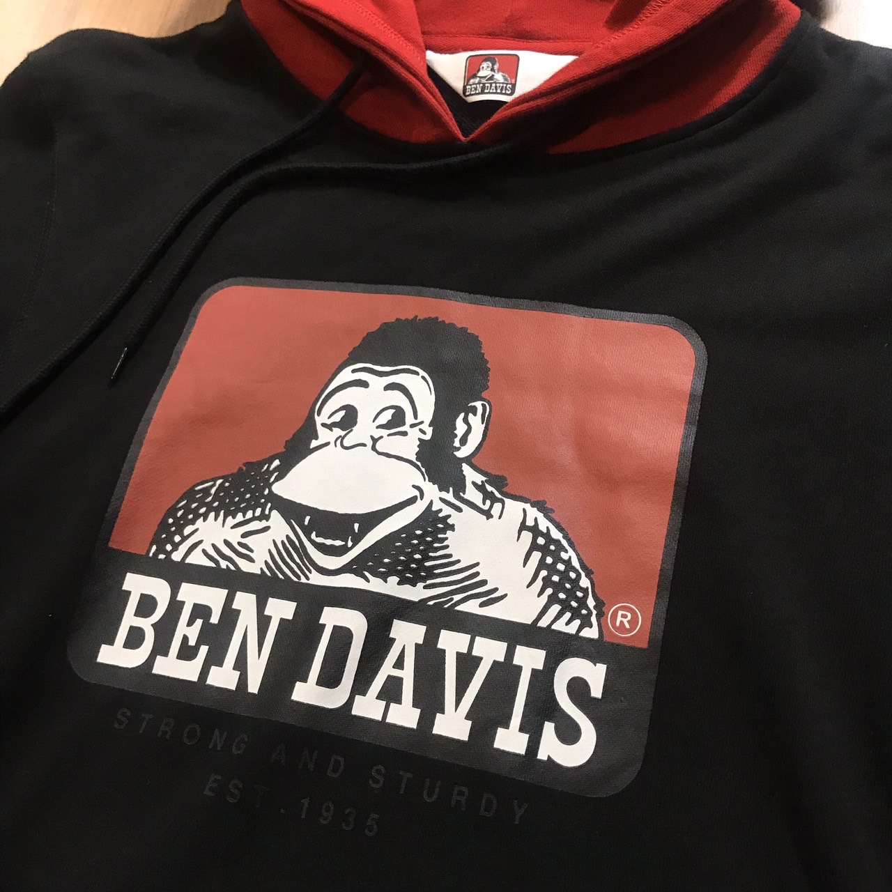 ben-davis-hoodie-gorilla-pullover-hoodie-black-x-red-green-cat