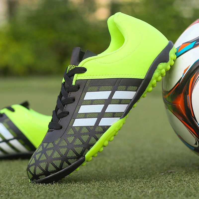 ภาพหน้าปกสินค้าผู้ใหญ่ / เด็ก ร้อยเล็บ รองเท้าฟุตซอล - สนามหญ้า / ห้อง หญ้าเล็บ Soccer Football Boots