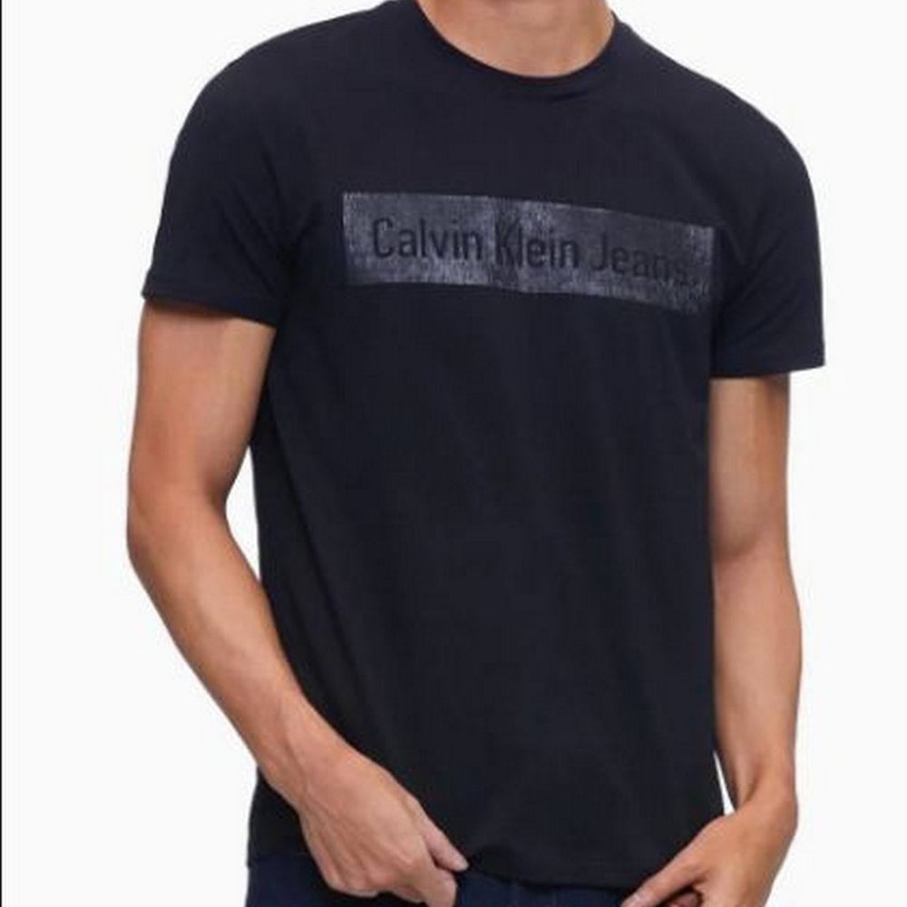 Calvin Klein เสื้อยืดผู้ชาย รุ่น J316903 BEH สีดำ