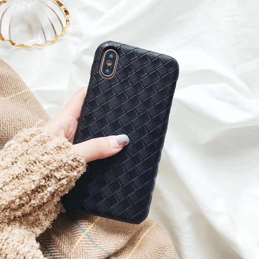 Case iPhone สาน Bottega สีพาสเทล งานพรีเมี่ยม งานกล่อง พร้อมส่ง