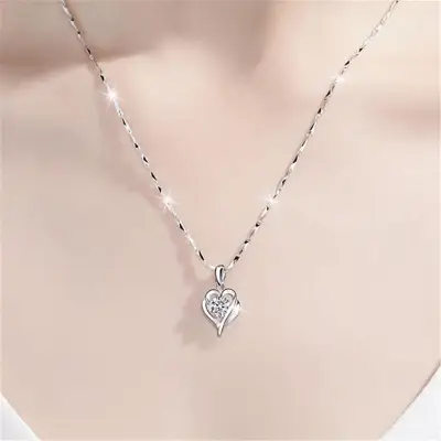 【Ready stock】free shipping cheap price Women Silver Necklace Simple Student Sen temperament Clavicle Chain Love Diamond Necklace