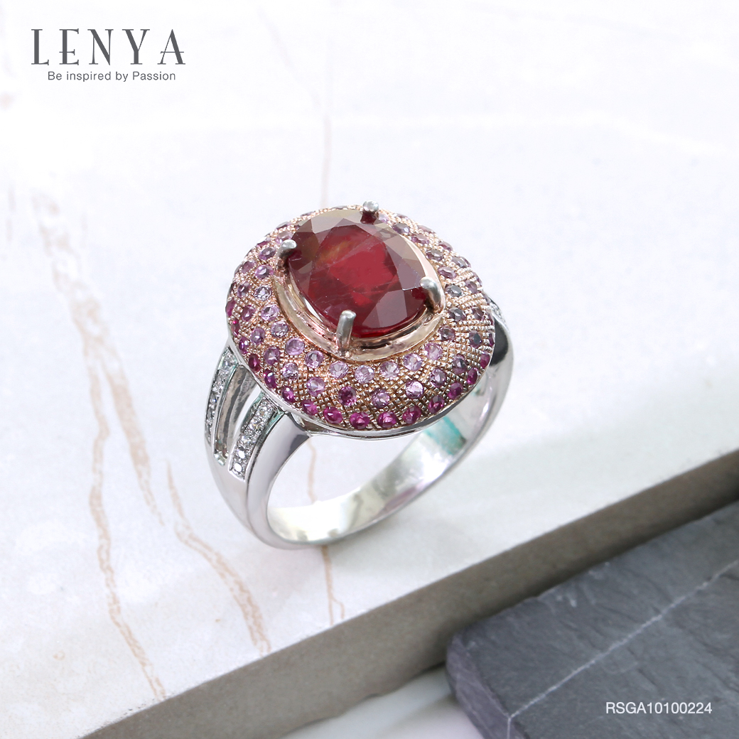 LenYa Jewelry แหวนพลอยทับทิม(Ruby) รูปทรงเป็นเอกลักษณ์ โดดเด่น สุดหรูหรา บนตัวเรือนเงินแท้ชุบทองคำขาว