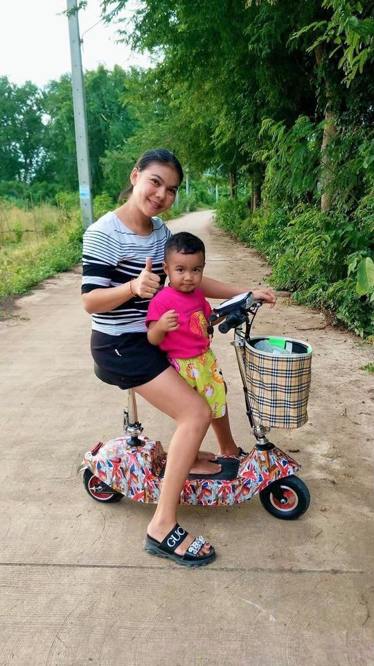 สกุ๊ตเตอร์ไฟ้า E-Scooter ประหยัดน้ำมัน ประหยัดไฟ แถมฟรีตะกร้าหน้า