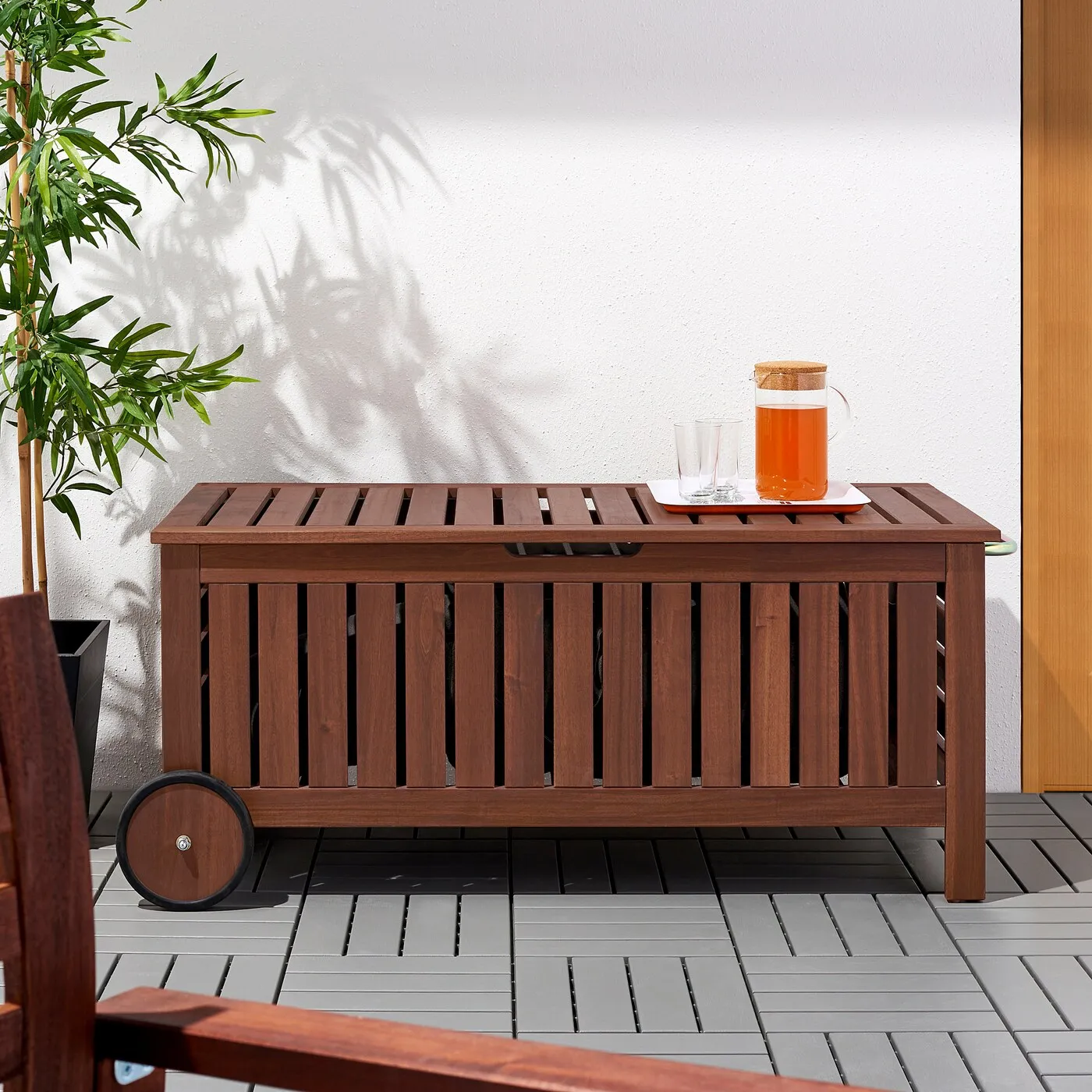 [ส่งฟรี ] ม้านั่งเก็บของ กลางแจ้ง, ย้อมสีน้ำตาล 128x57 ซม. Storage bench, outdoor, brown stained 128x57 cm For Stroage room Indoor Outdoor ชั้นวางของ ภายใน ภายนอก ชั้นวางต้นไม้ ชั้นวาง ชั้นวางกระบองเพชร ชั้นวางกระถางต้นไม้