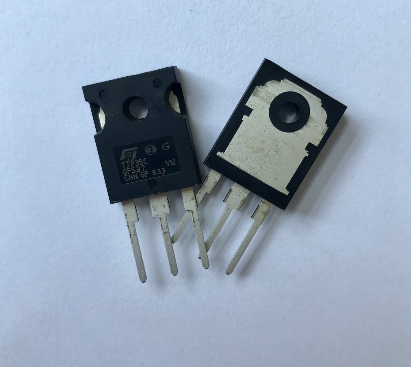 thumbnail interactive-video image 1 of 10x TIP35C ST Transistor TO-247 – Silicon NPN Power Transistor, New Unbranded 1 of 2