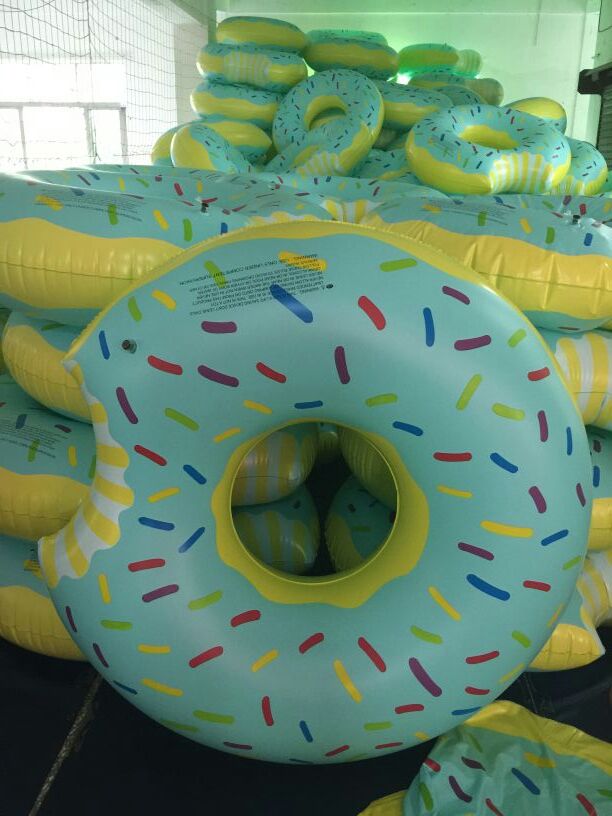 ห่วงยางโดนัท สีฟ้า Inflatable Blue Donut Pool Float By Float Me Summer ...