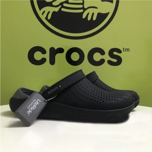 ภาพหน้าปกสินค้าส่งจากกรุงเทพ Croc-s LiteRide Clog แท้ หิ้วนอก ถูกกว่าshop รองเท้าแตะ รองเท้าหัวโต รองเท้า ที่เกี่ยวข้อง