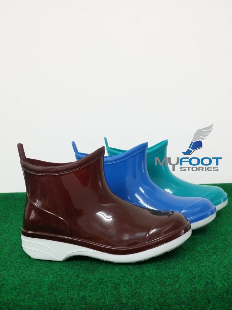 รองเท้าบูทกันน้ำ BL รุ่น 8100 พื้นขาว รองเท้าบูทยาง รองเท้าบูท PVC บูทข้อสั้น 2 สี ความสูง 5-6 นิ้ว