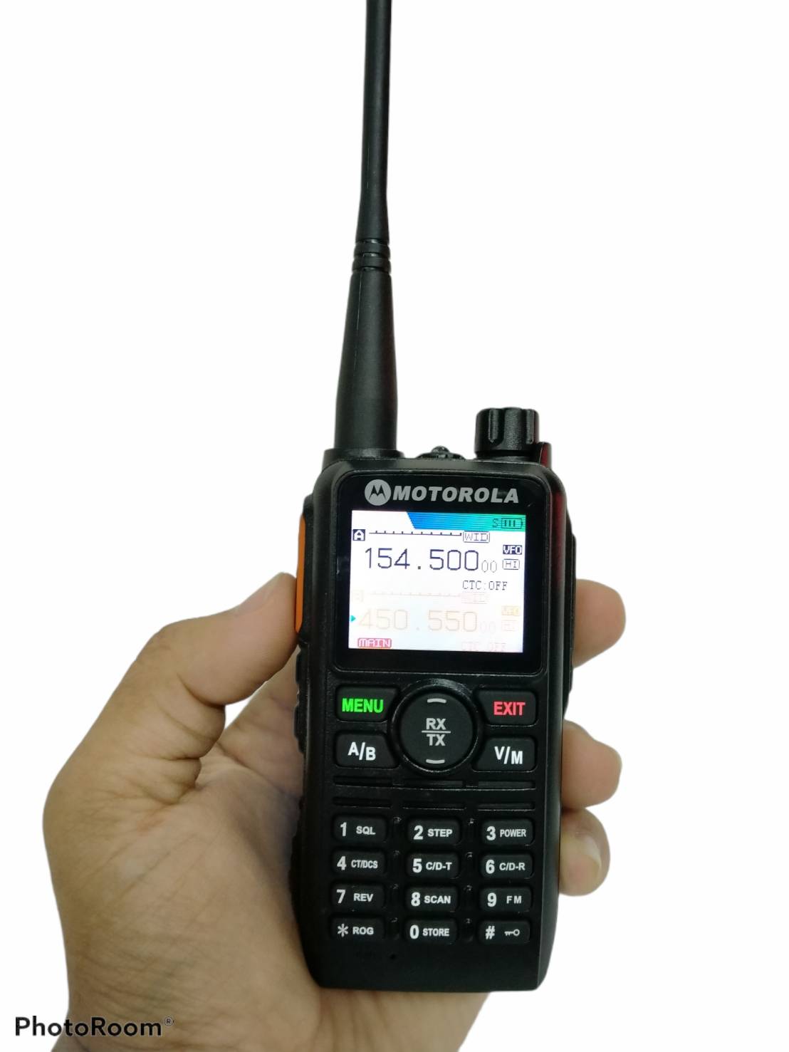 วิทยุสื่อสาร MOTOROLA รุ่น GP-888 หน้าจอสี โชว์พร้อมกัน2ช่อง ระบบ VHF/FM 136-174MHz 400-470MHZ กำลังส่ง 5-8W