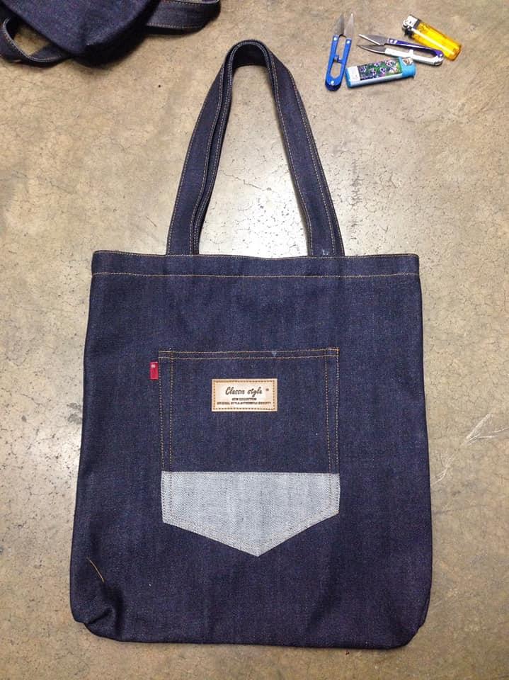 JeanSwap กระเป๋ายีนส์วินเทจ กระเป๋าผ้า กระเป๋าสะพายสะพายข้าง ขนาด 14x16 รุ่น Vintage Tote Jeans Bag