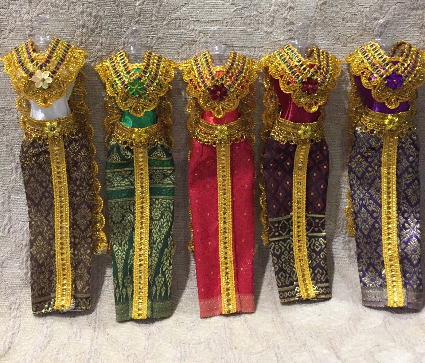 ชุดไทยสำหรับคุ๊กตาบาร์บี้ รุ่นสไบผ้าทองคู่