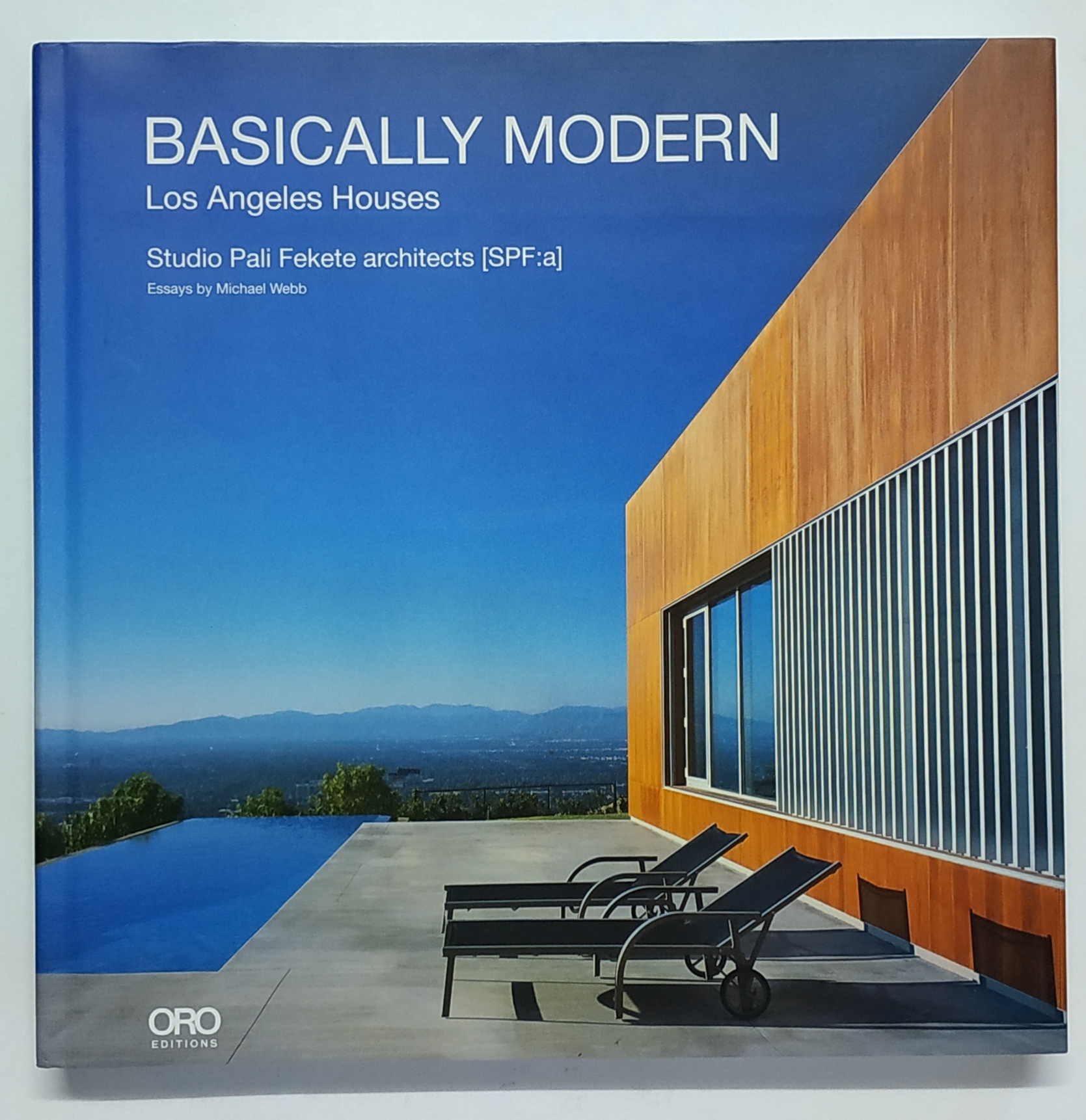 หนังสือ บ้าน การสร้างบ้าน ภาษาอังกฤษ BASICALLY MODERN:LOS ANGRLES HOUSE