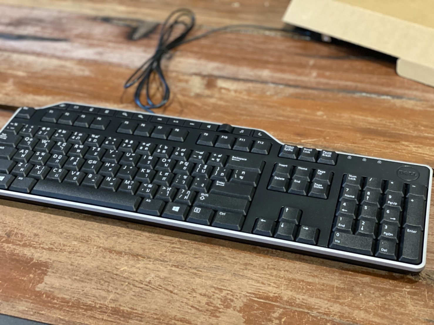 Dell KB522 Business Multimedia Keyboard - Quiet Typing With USB Hub