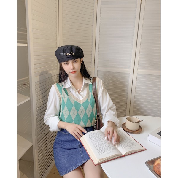 (2630)เสื้อไหมพรมครอปแขนกุดคอวี เนื้อผ้านิ่มยืดได้เยอะ ทอลายตารางสลับสี ...