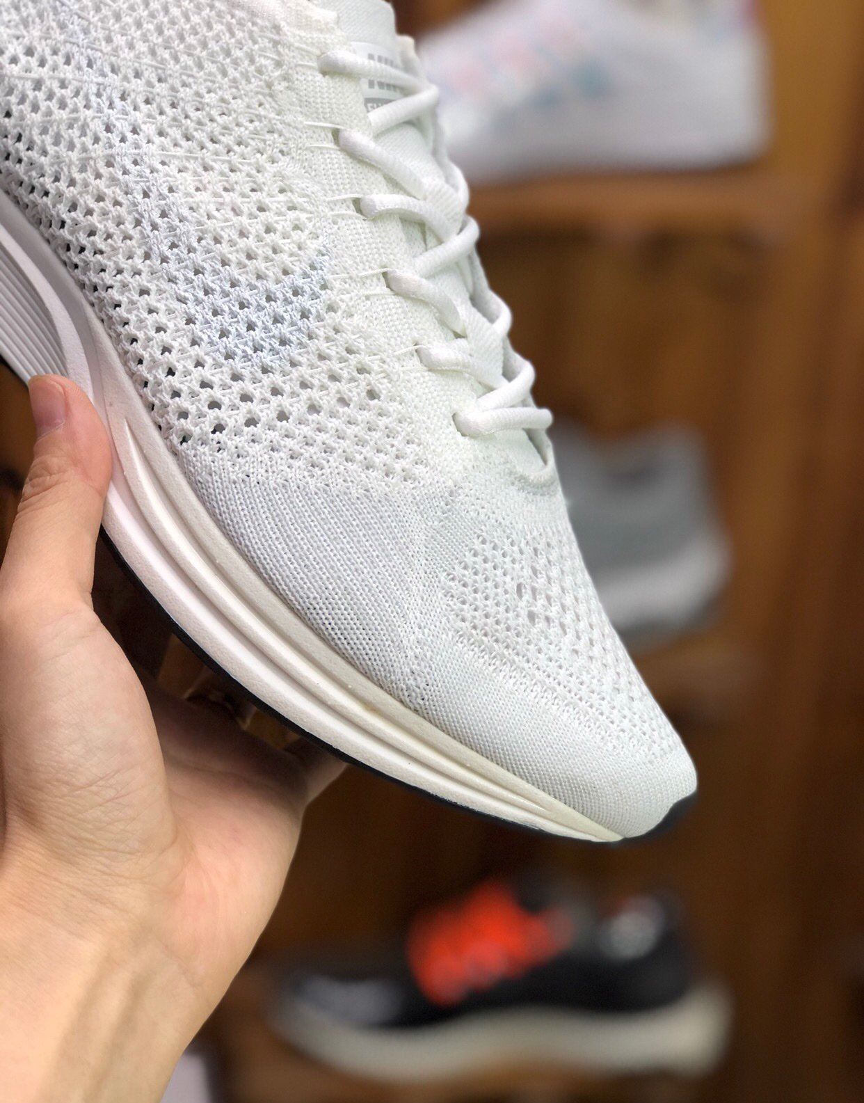 Nike flyknit outlet racer 2019 ราคา