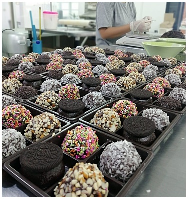 Mix Chocolate Balls 4 pcs  ( ช็อคบอลรวม)By.Felix Bakery