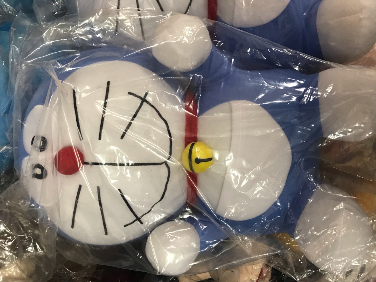 ตุ๊กตาโดราเอมอน ขนาด 40 ซม ลิขสิทธ์แท้   Cute Large Doraemon Plush Stuffed Animal, 40 Cm Plushie