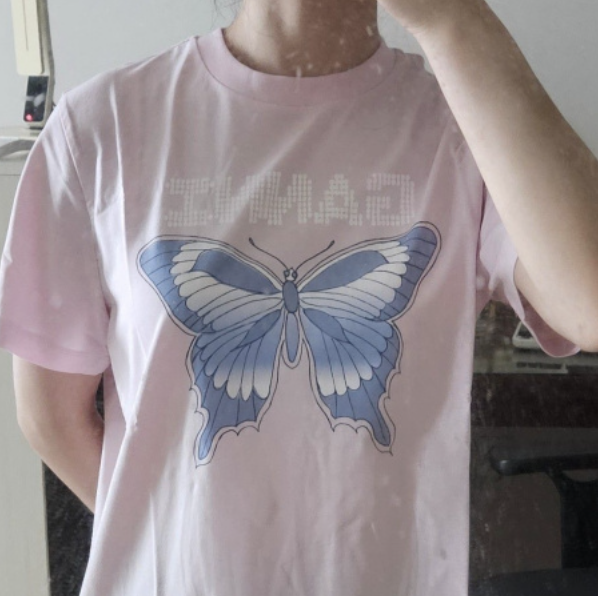 Ganni เสื้อยืดสีชมพู ลายผีเสื้อ รุ่น Women's Butterfly Print